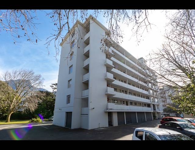 2 BEDROOM APARTMENT SOLD IN NEWLANDS
